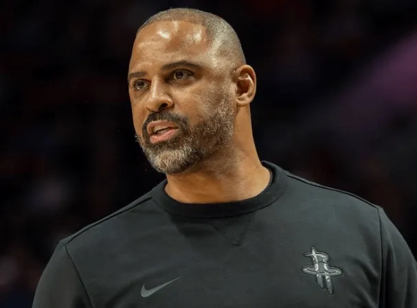 火箭本赛季关键时刻取得7胜12负，命中率39.5/25.0/73.8%